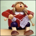 Knitting Lisa Girl Smoker Sitting - 5.9"